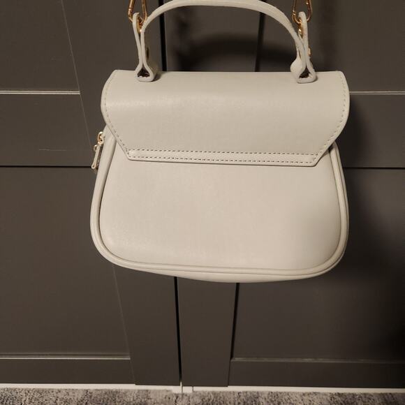 Belle Russo crossbody chain purse new - Picture 6 of 7